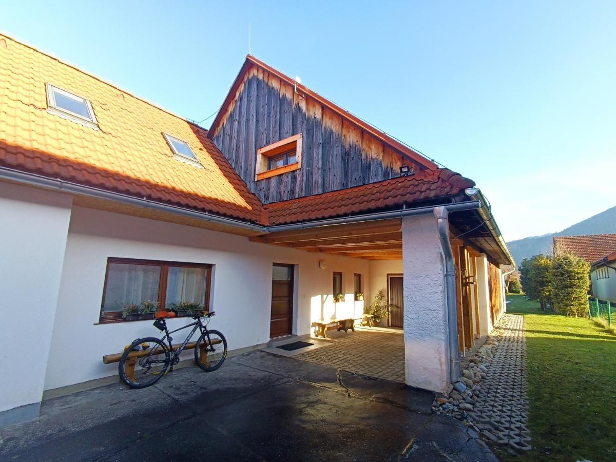 Vidiecky Apartman Kubo Pavcina Lehota  Exterior photo